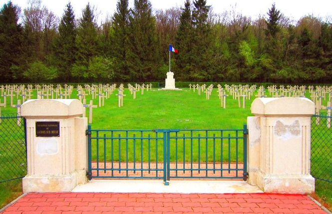 Nécropole francaise 1 - Lacroix-sur-Meuse